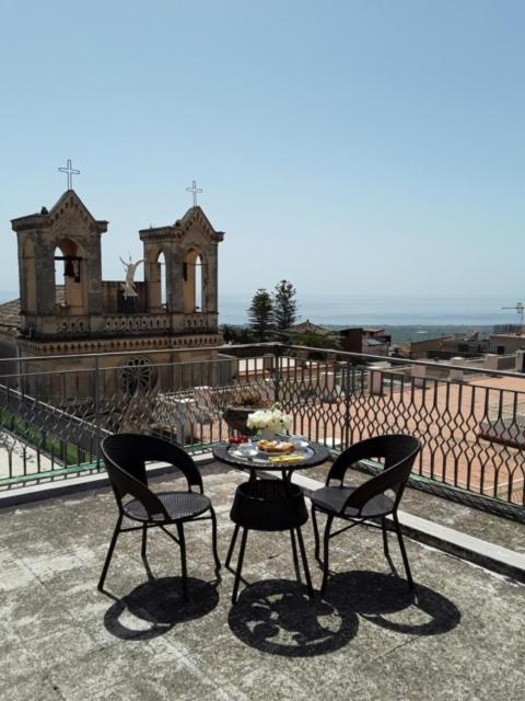 B&B La Giara Piedimonte Etneo Buitenkant foto